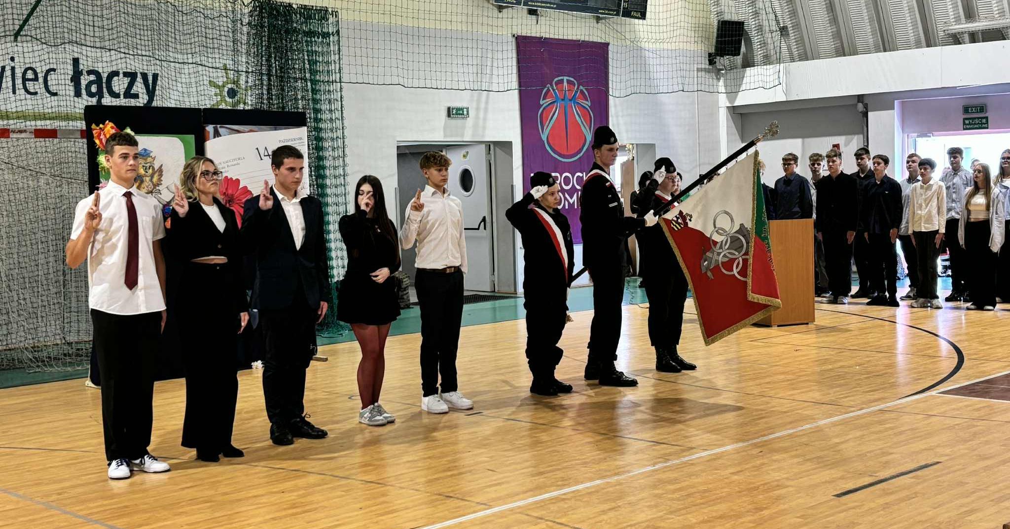 Uroczyste Ślubowanie Klas Pierwszych.